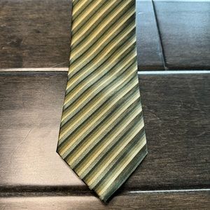 💜3/$15 Kenneth Cole Reaction 100% Silk Tie